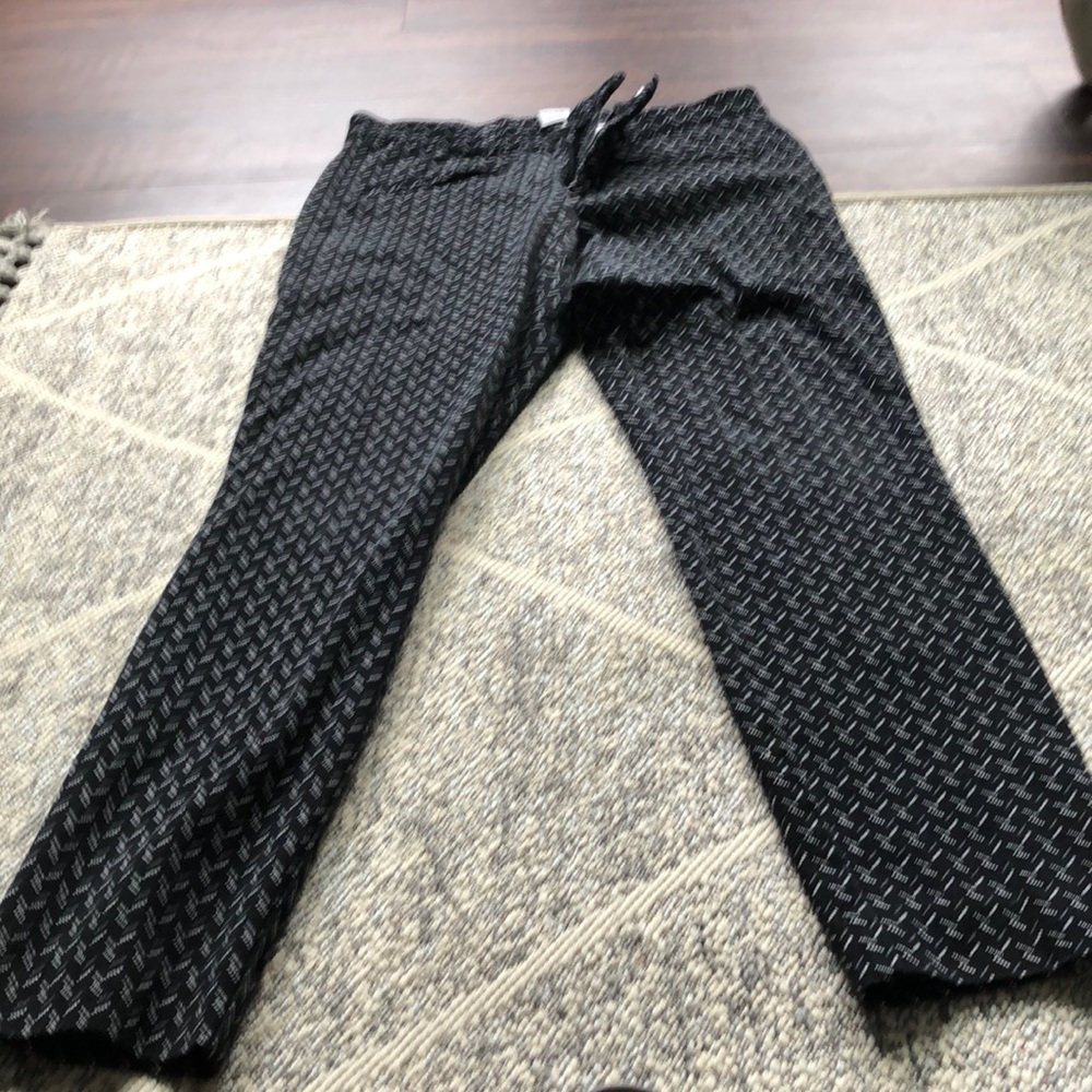 Black with white design ankle pants